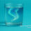 Agua de alta definición AyDoAgua, vaso con aurora interna que representa el sistema de agua superionizada